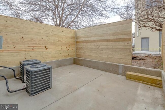 Building Photo - Fishtown Townhome
