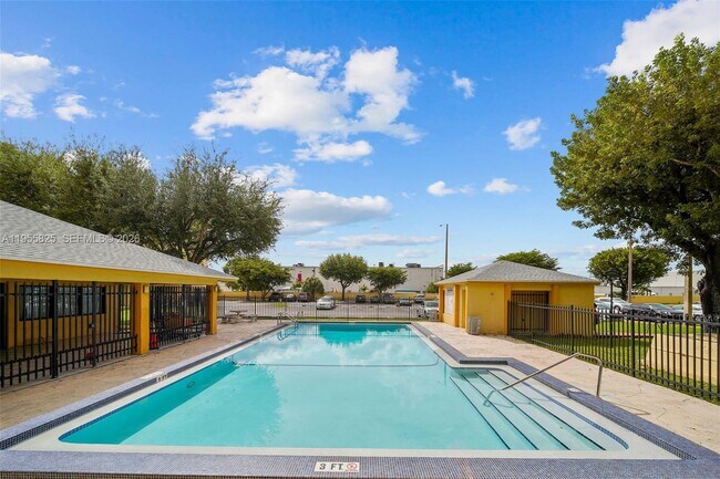 Building Photo - 11800 SW 18th St