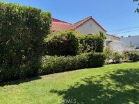 Building Photo - 320 Laurel Ave