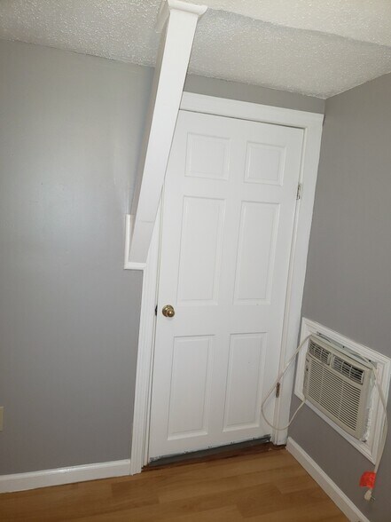 Building Photo - 508 Stafford Rd