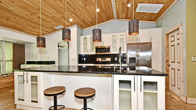 Building Photo - 8924 Angelica Dr