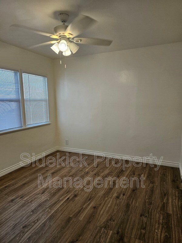 Building Photo - 14115 Oval Dr