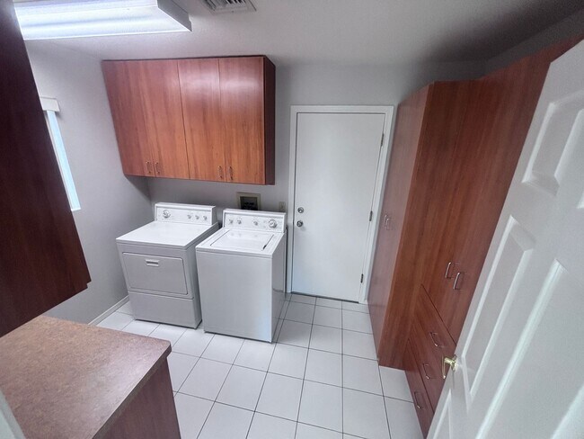 Building Photo - SUN CITY SUMMERLIN 1-STORY ON GOLF COURSE ...