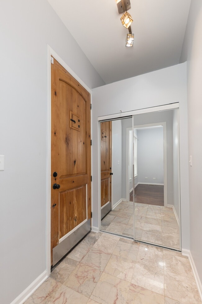 Building Photo - 6543 S Drexel Ave