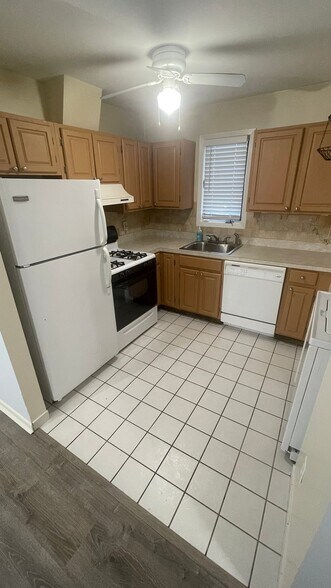 Building Photo - 50 E Blackwell St