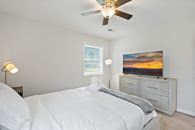 Building Photo - 6532 Summerton Way