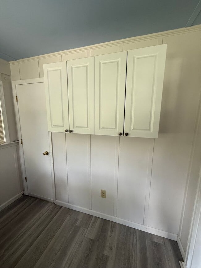 Building Photo - Charming 3-Bedroom Home with Huge Workshop...