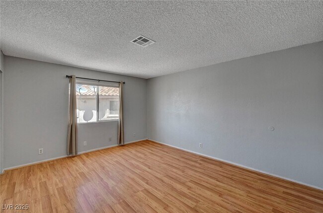 Building Photo - 913 Falconhead Ln