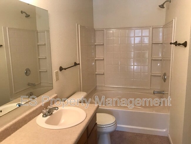 Building Photo - 10264 Cumberland Pointe Blvd