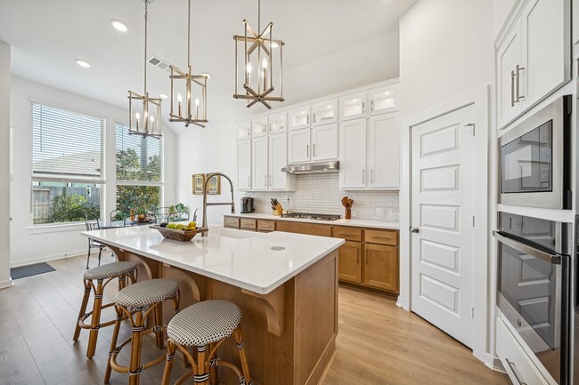 Building Photo - 30207 Gold Finch Pl