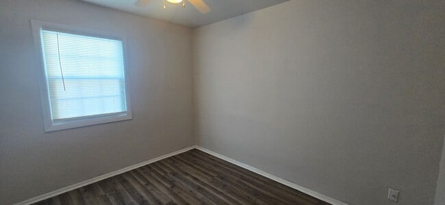 Building Photo - 1812 Shady Crest St