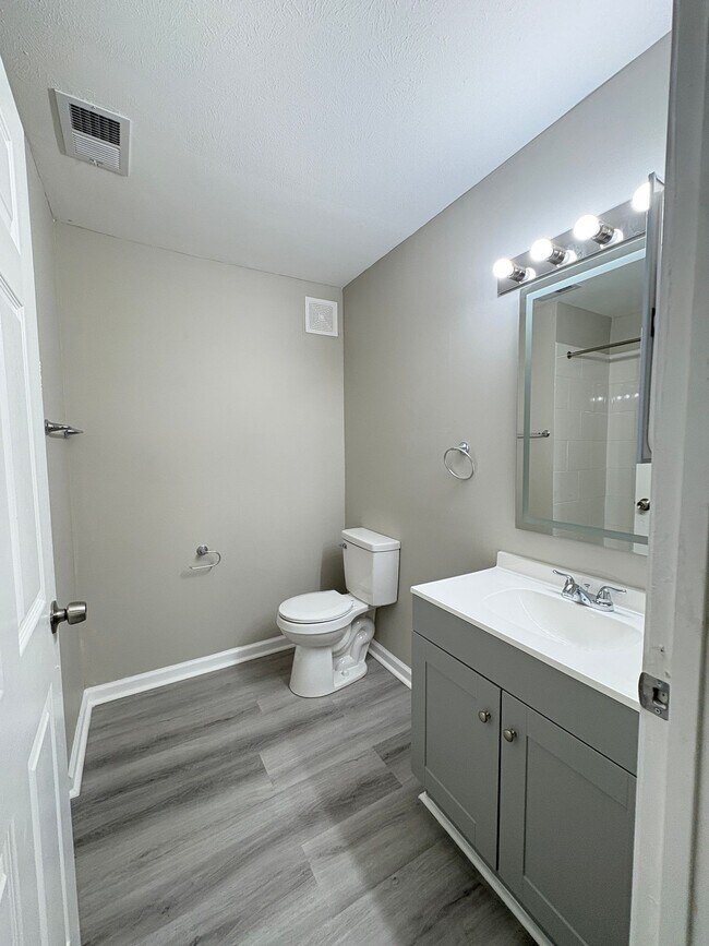 Building Photo - Bellagio Living III