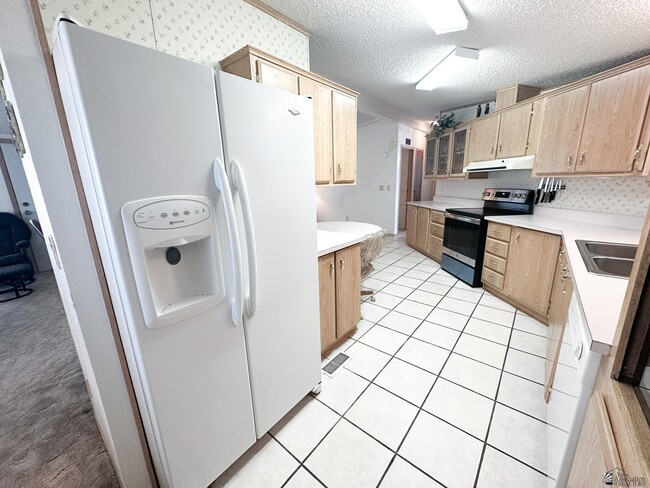 Building Photo - 13440 E 46th St