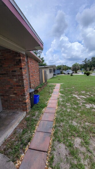 Building Photo - 119 Pinecrest Dr