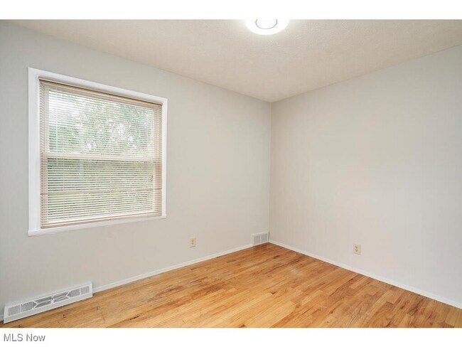 Building Photo - 2490 Coronado Ave