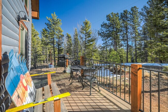 Building Photo - 123 Pinecrest Rd