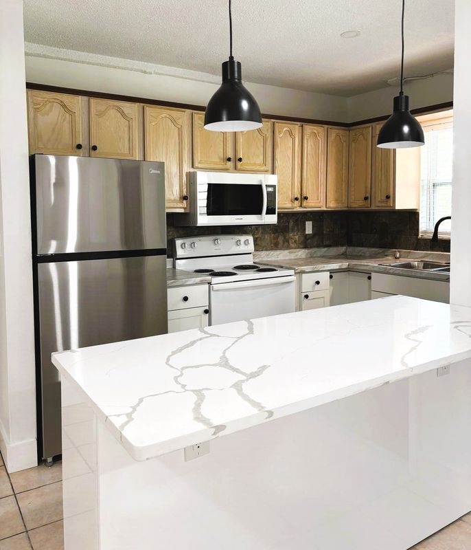 Building Photo - 1117 NE 10th St