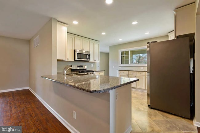 Building Photo - 304 Browning Ln