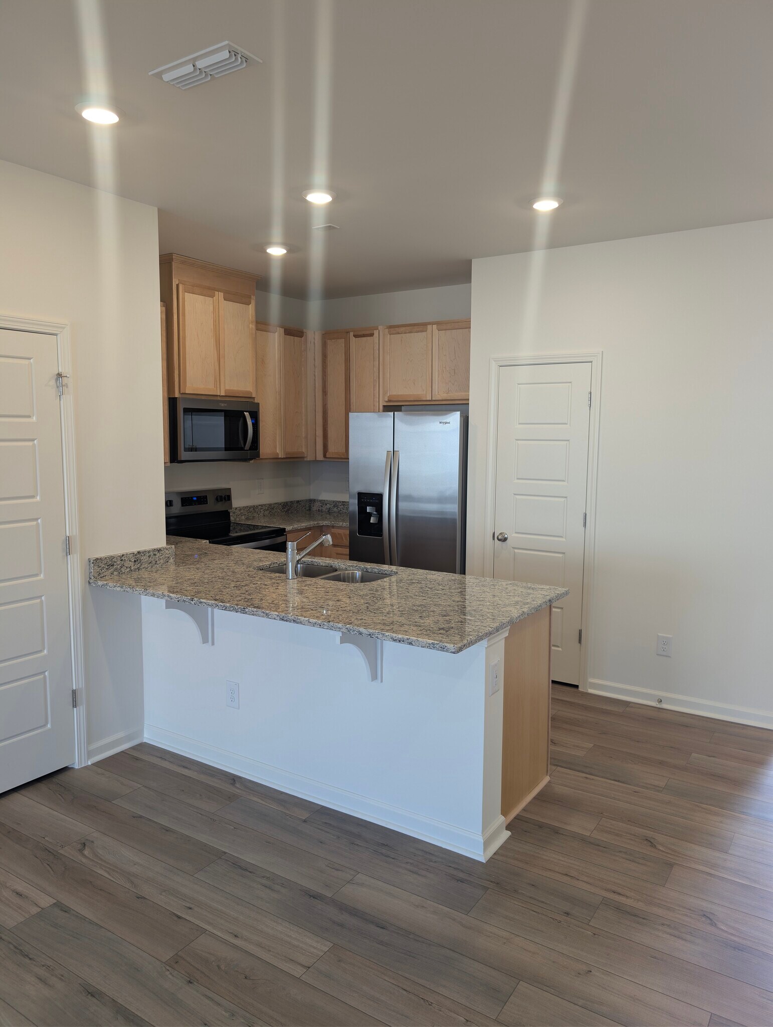 Building Photo - 2003 Oakdale Dr