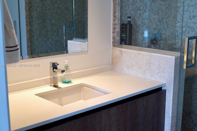 Building Photo - 68 SE 6th St