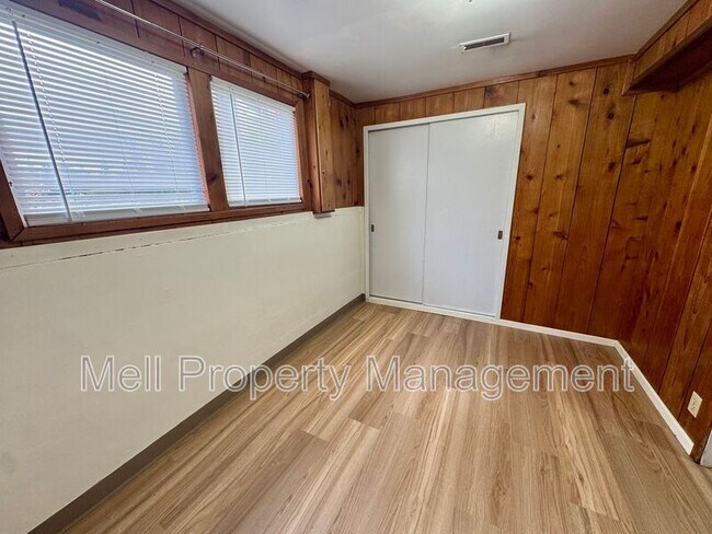 Building Photo - 2492 E Pickering Rd