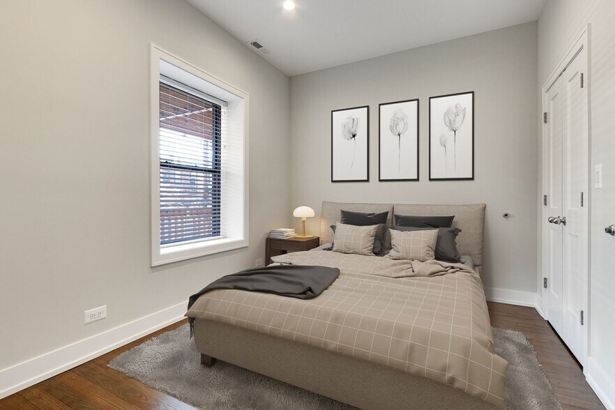 Building Photo - 852 W Lill Ave