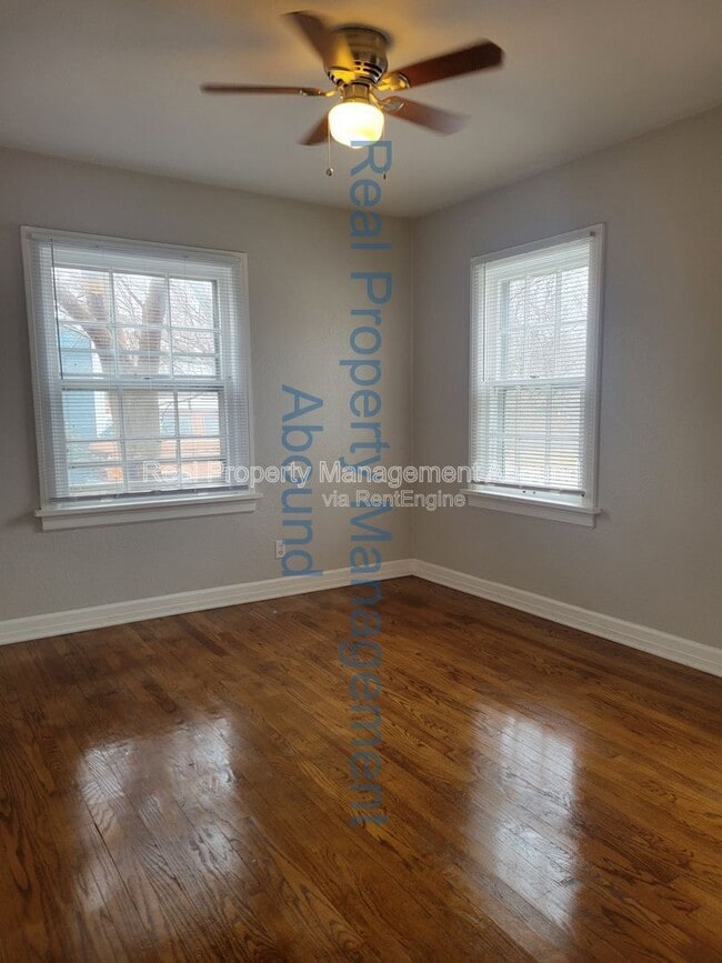 Building Photo - 1415 S New Haven Ave