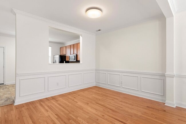 Building Photo - Beautiful Updated Townhouse located in Iredell County! 2BR/2.5BA Garage