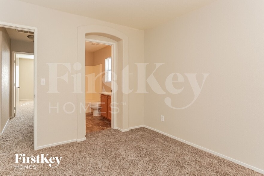 Building Photo - 5260 Paradise Valley Ave