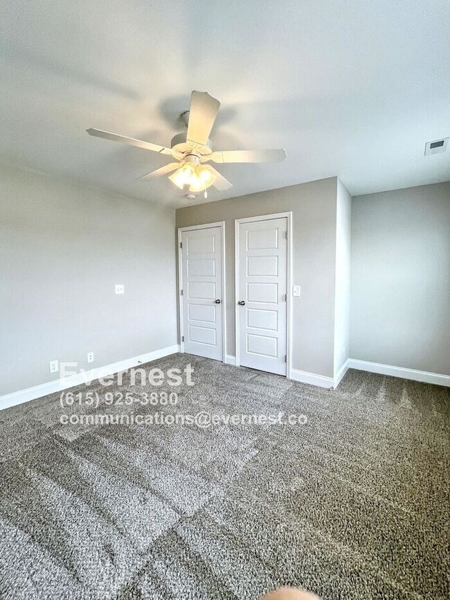 Building Photo - 3-Bedroom, 3-Bathroom Home with Convenient...