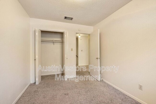 Building Photo - 200 Concho St