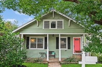 Building Photo - "Charming 3-Bedroom Sanctuary with 2 Full Baths in San Antonio located close to Alamo Heights and...