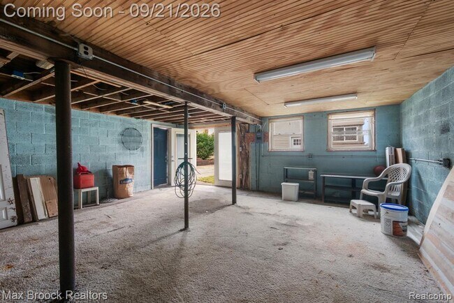 Building Photo - 4151 Bluebird Dr