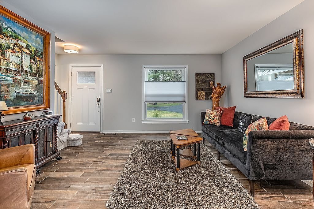 Building Photo - 9551 Pine Cluster Cir