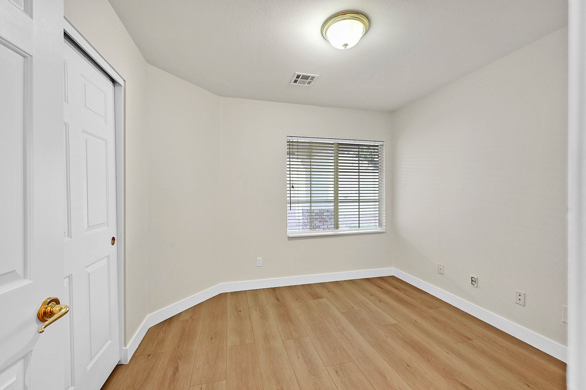 Building Photo - 2559 Misty Olive Ave