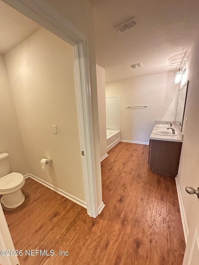 Building Photo - 6761 Sandle Dr