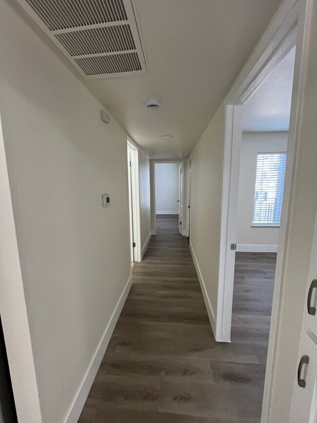 Building Photo - The Arbors! Under new Management & Ownersh...