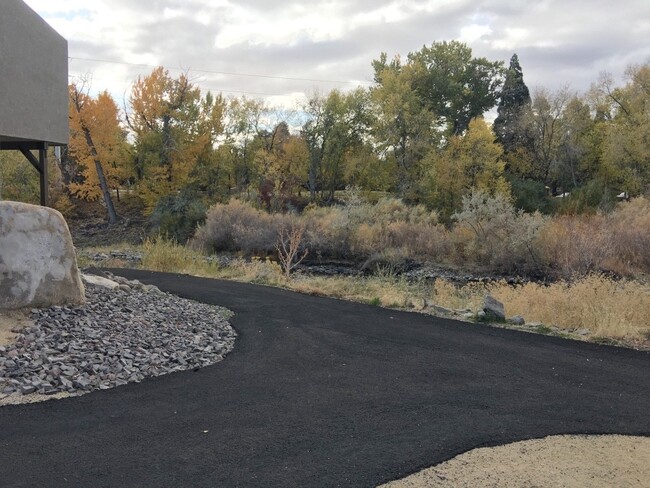 Building Photo - NW Reno Luxury End Unit Townhouse - On the...
