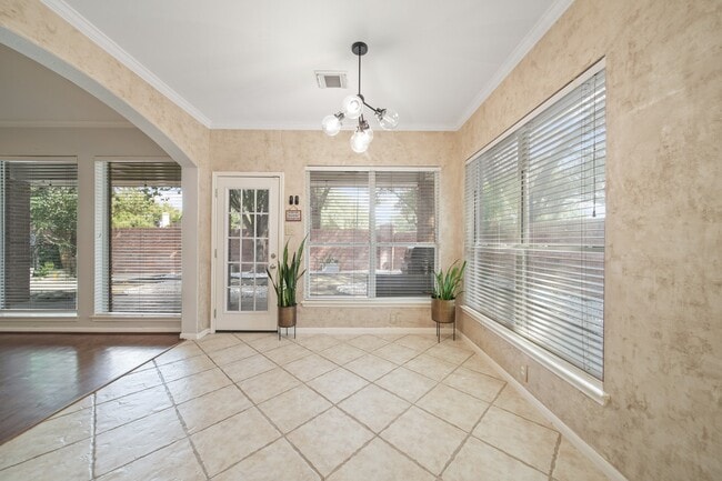Building Photo - 6402 Parkriver Crossing