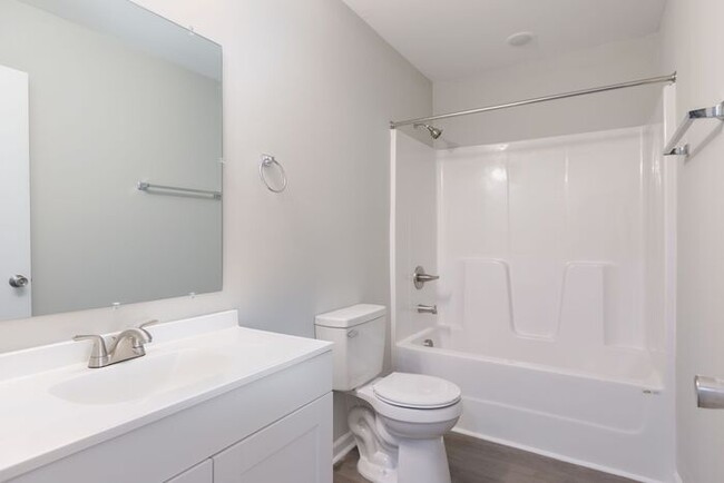 Building Photo - Gorgeous 2 Bed 2.5 Bath Home Ready for Mov...
