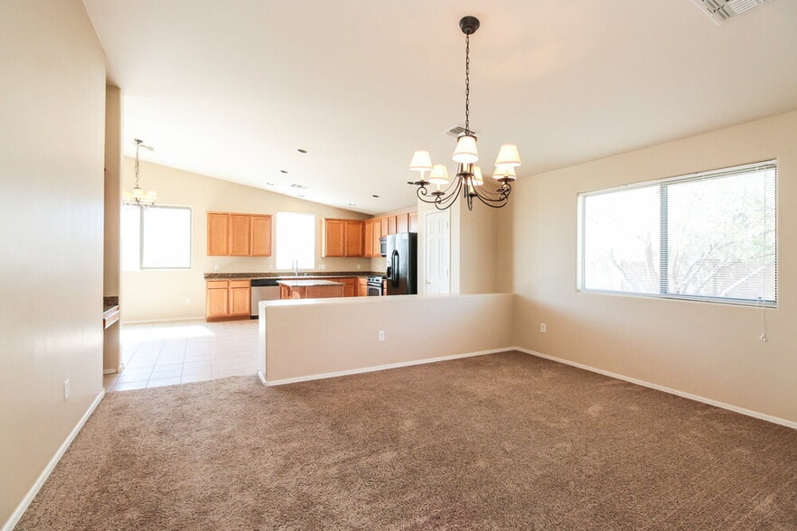 Building Photo - 12465 N Stone Ring Dr