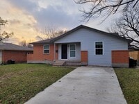 Building Photo - 615 Royal Crest Dr