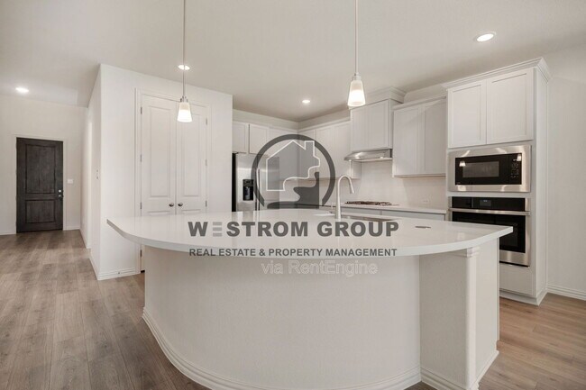 Building Photo - 912 Alberta Spruce Rd