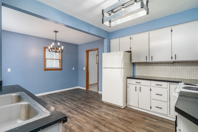 Building Photo - 1708 2nd Ave N