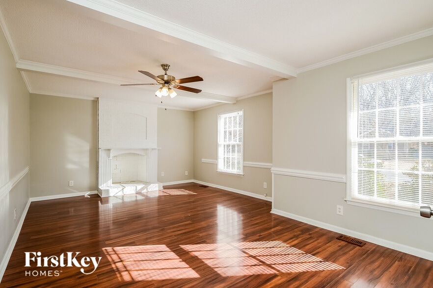 Building Photo - 5302 Broadmoor Pl