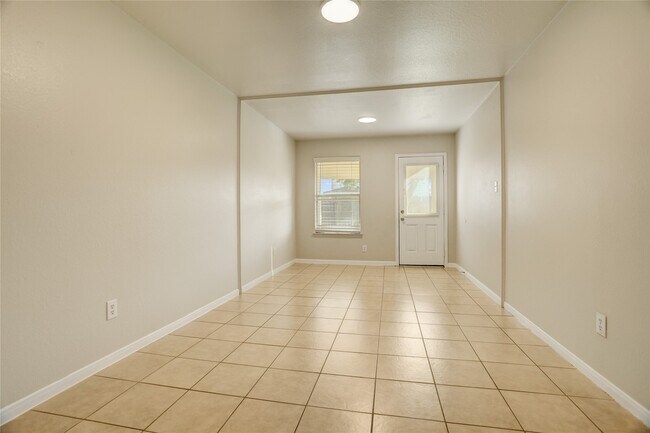 Building Photo - 822 Crabapple Way
