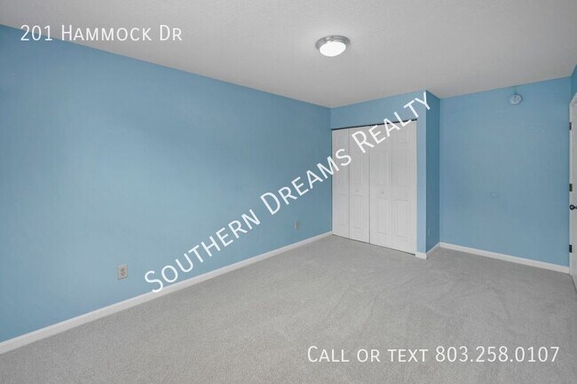 Building Photo - 201 Hammock Dr