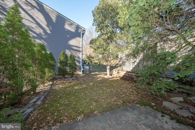 Building Photo - 403 Woodside Cir
