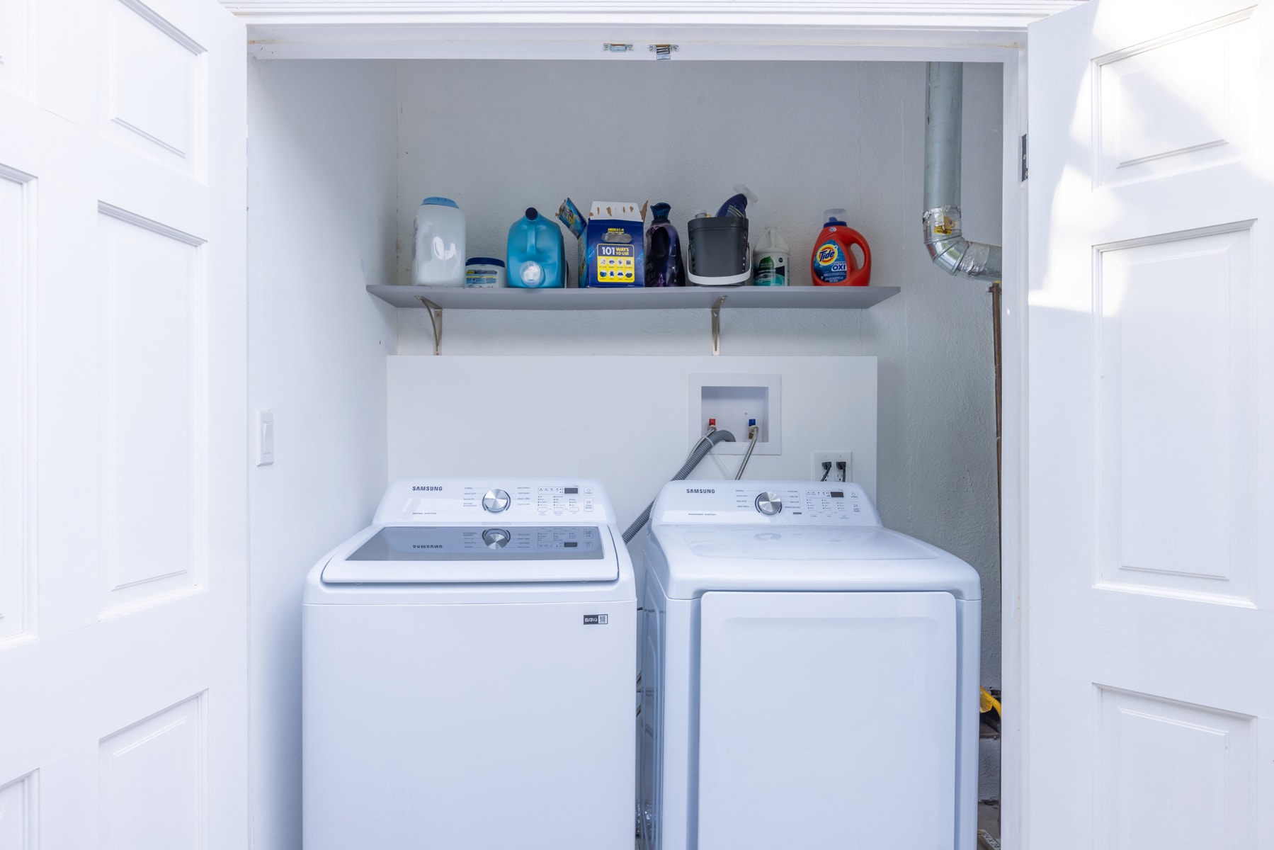 Building Photo - 1102 Centinela Ave