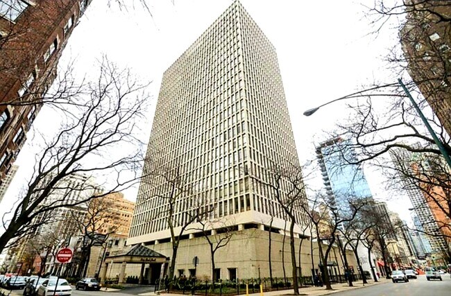 Primary Photo - 1 E Scott St